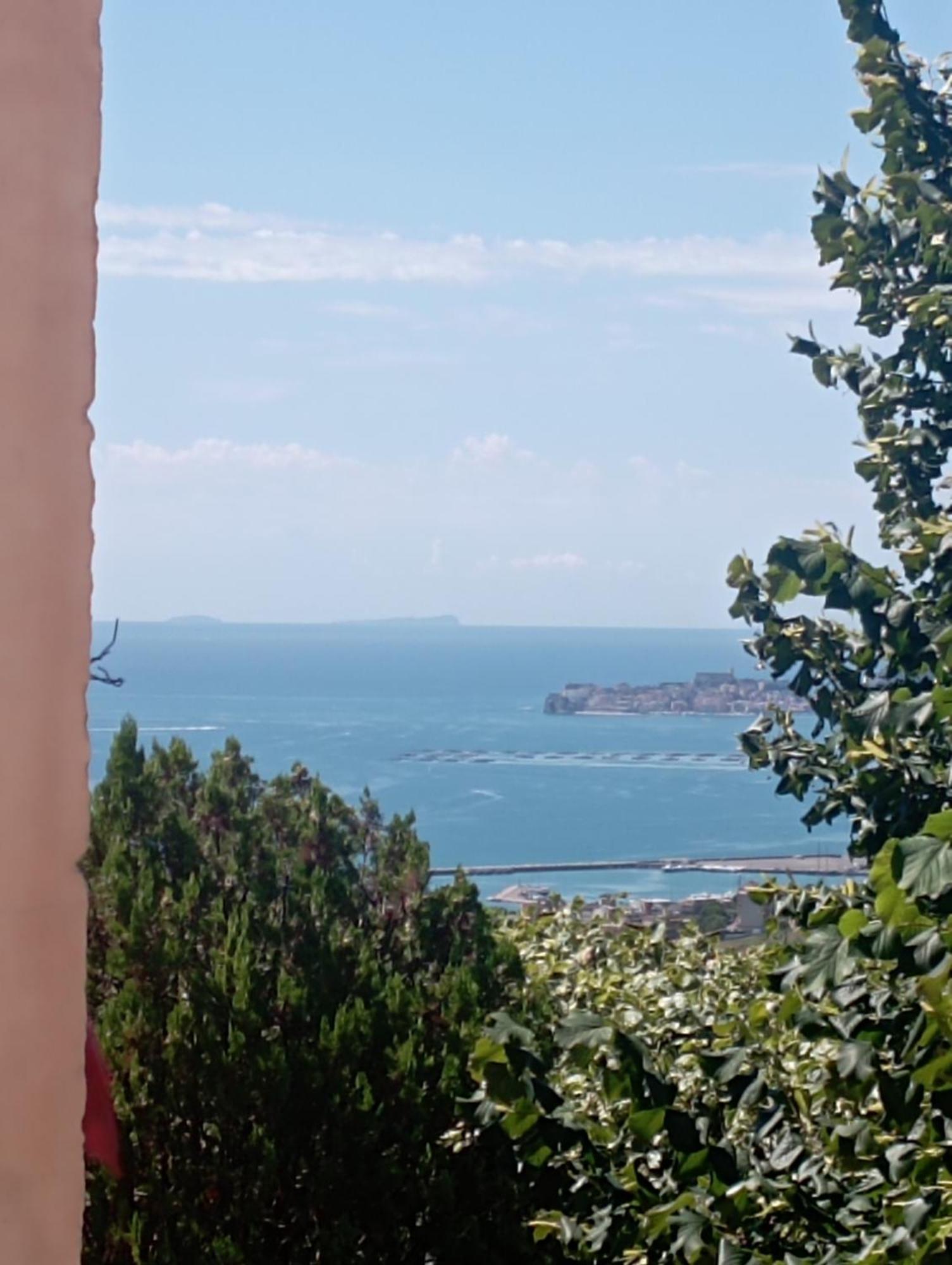 Casa Ines Apartment Maranola Bilik gambar